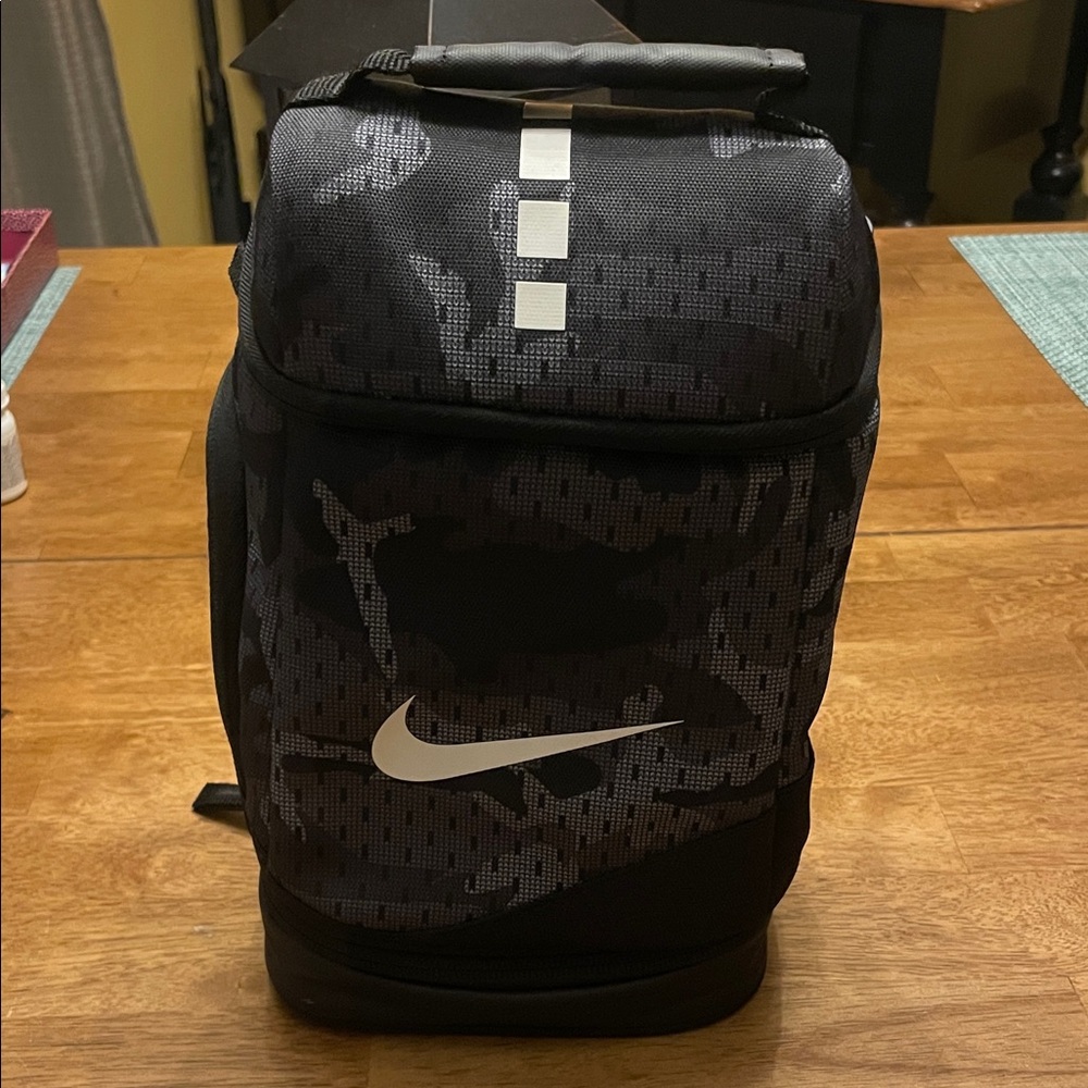Nike Elite Black and Gray Camouflage lunch bag